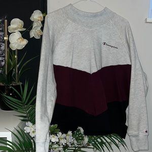 Size XL Champion crewneck